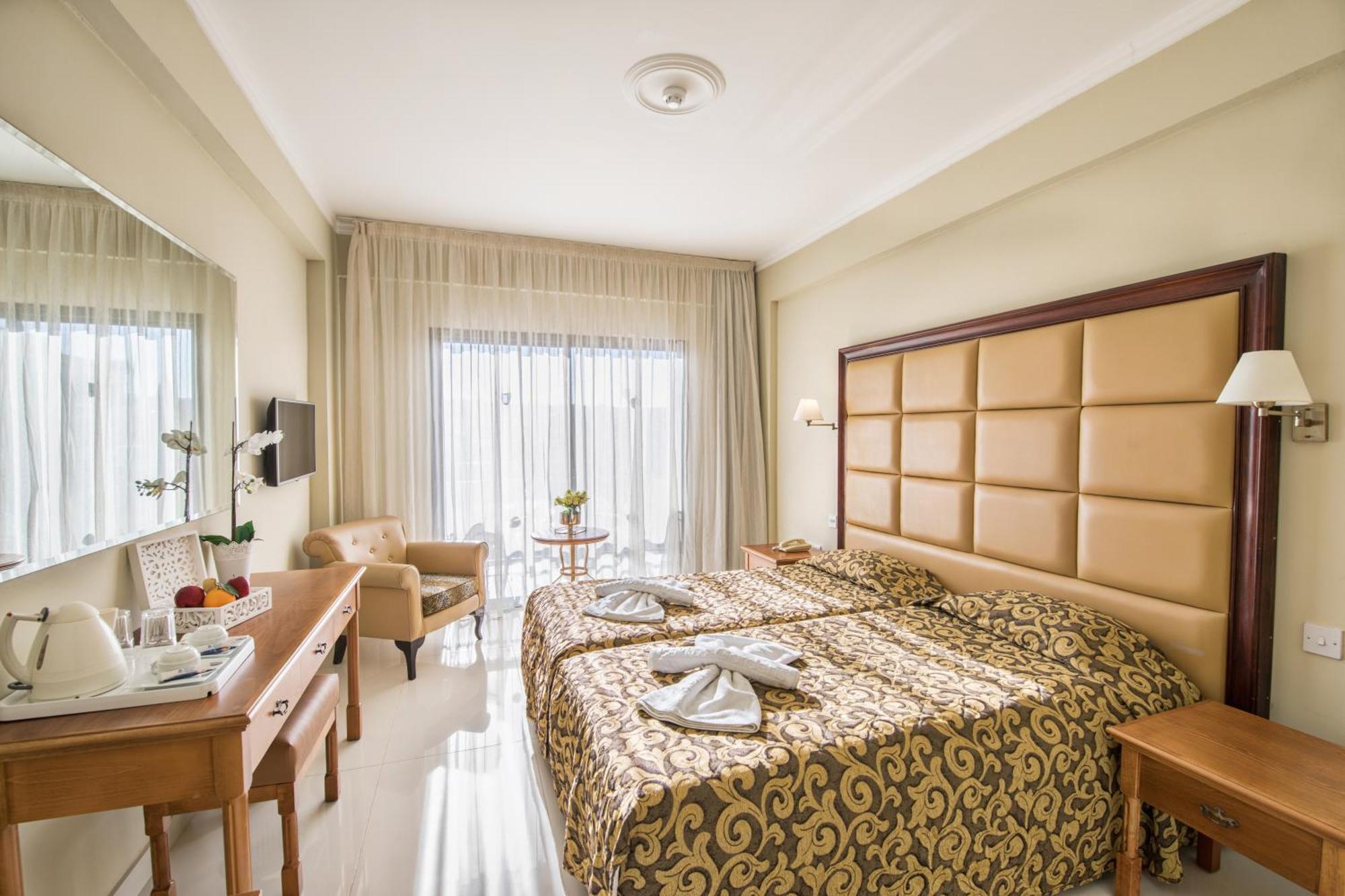 Готель Tsokkos Gardens 4*